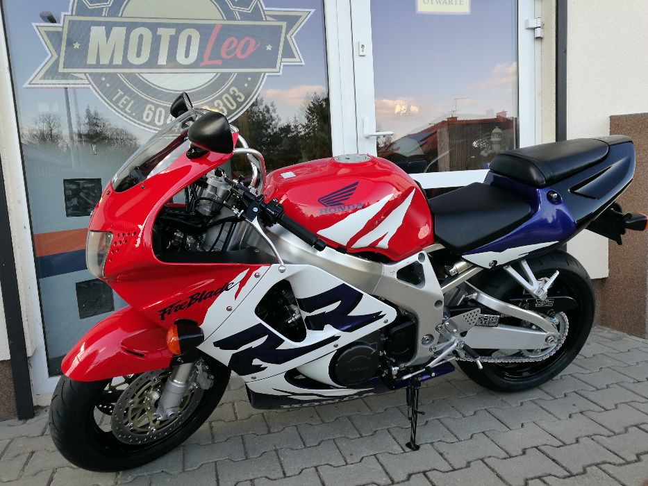 Honda CBR 900 SC33   Tylko 007600 km !  Stan KOLEKCJONERSKI !   NOWA !