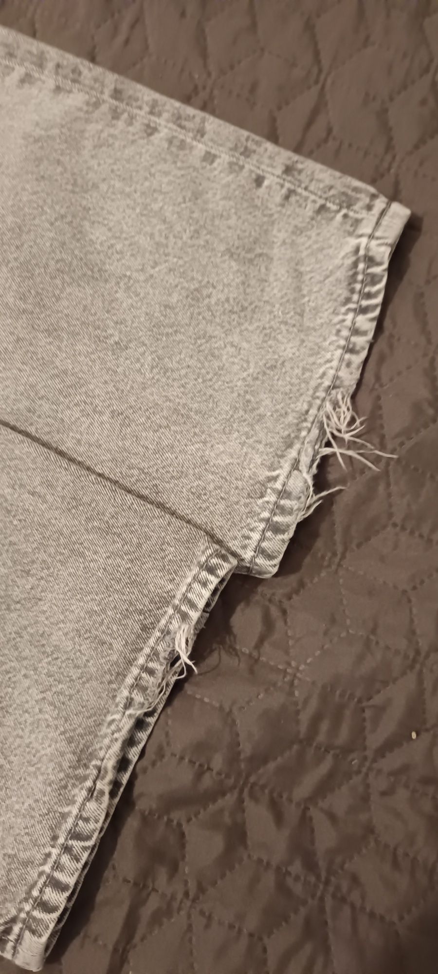 Szare jeansy straight HM Divided 32
