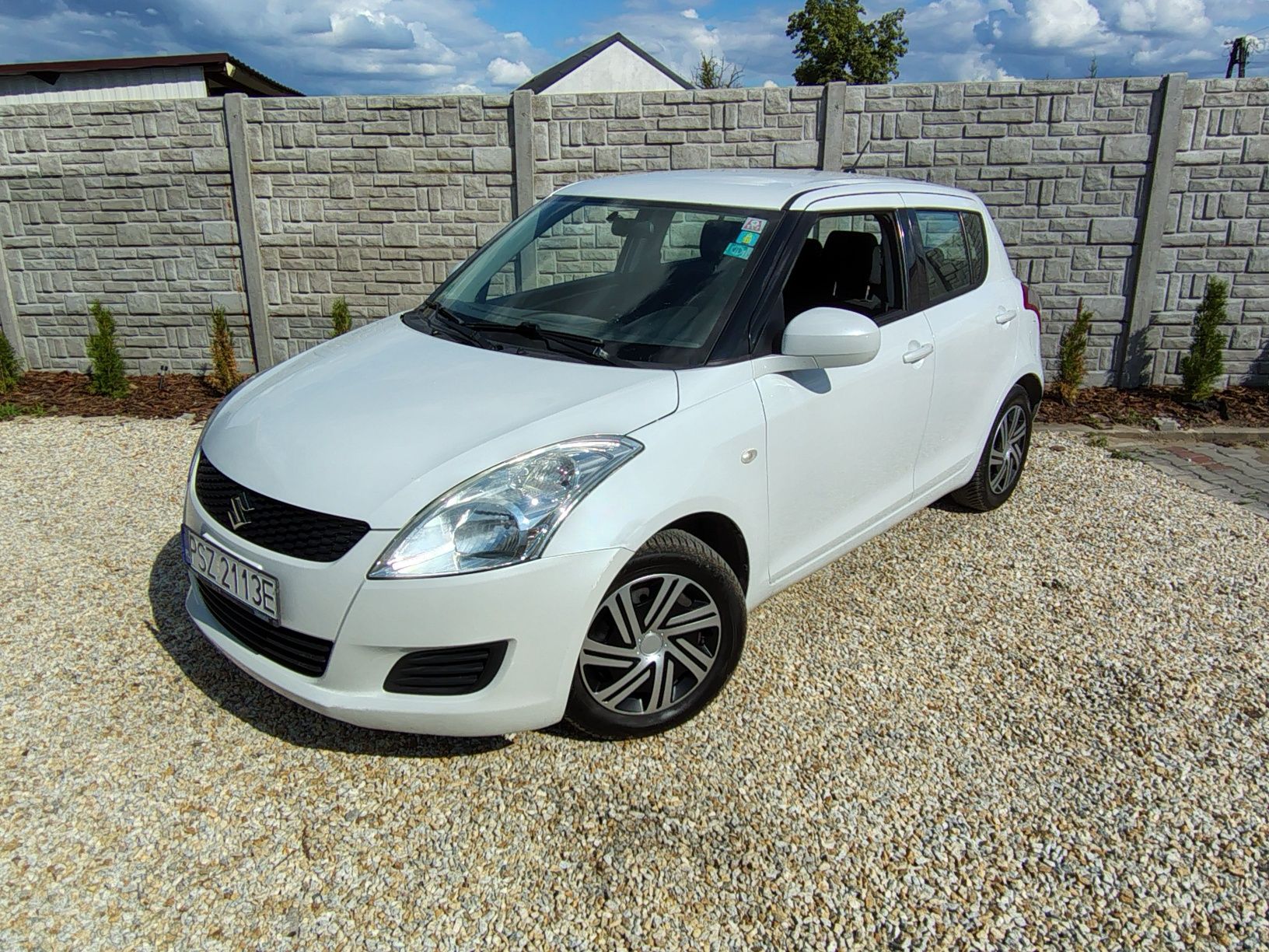 Suzuki swift mk7 Biała perła!  Benzyna , Klima , 2014r