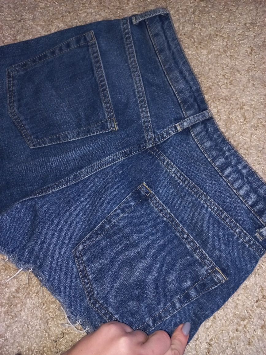 Фирменные модные джинсовые шорты МОМ размер XS-S