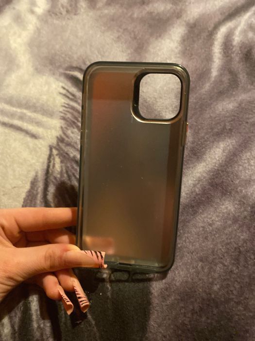 Case IP 12 Nowy przyszedł zły rozmiar