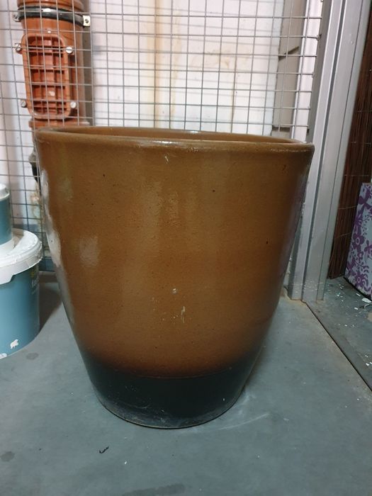 Duża donica Wenus ogrodowa szkliwiona czarna brązowa 43,5 średnica