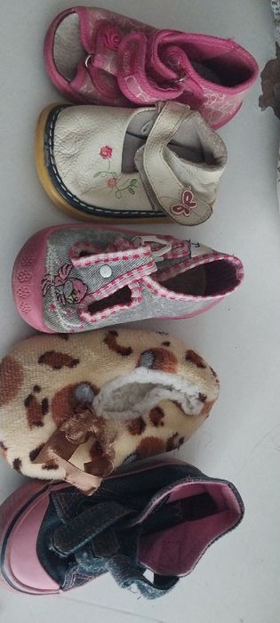 Немовлятам одяг віддам