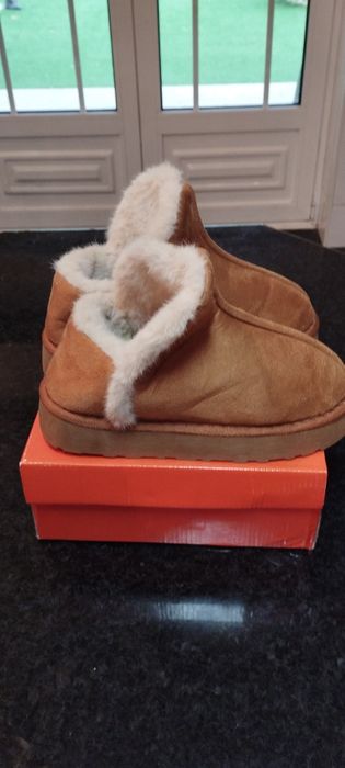 Pantufas novas, com pêlo por dentro