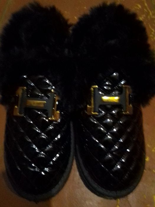 Продам автоледі уггі нові