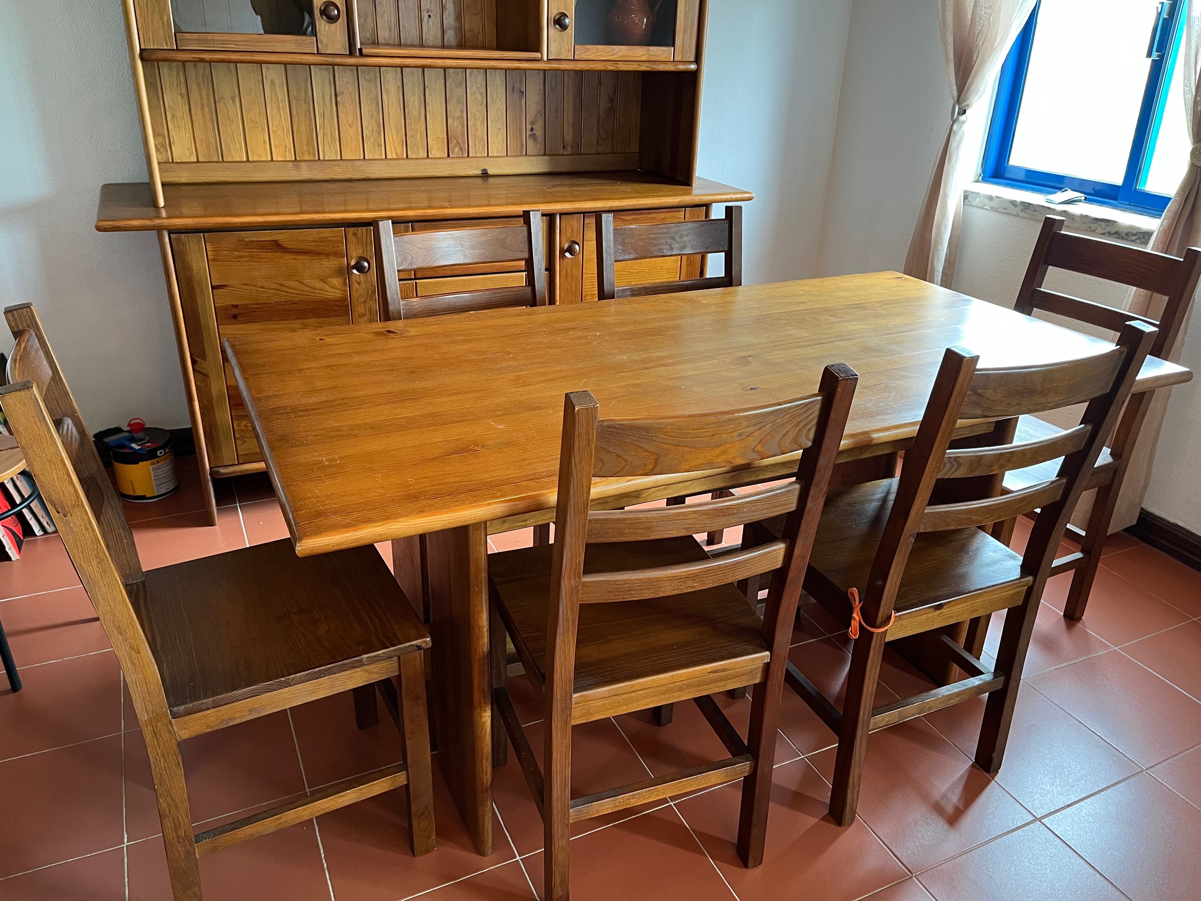 Conjunto sala de jantar (louceiro e mesa + 6 cadeiras)