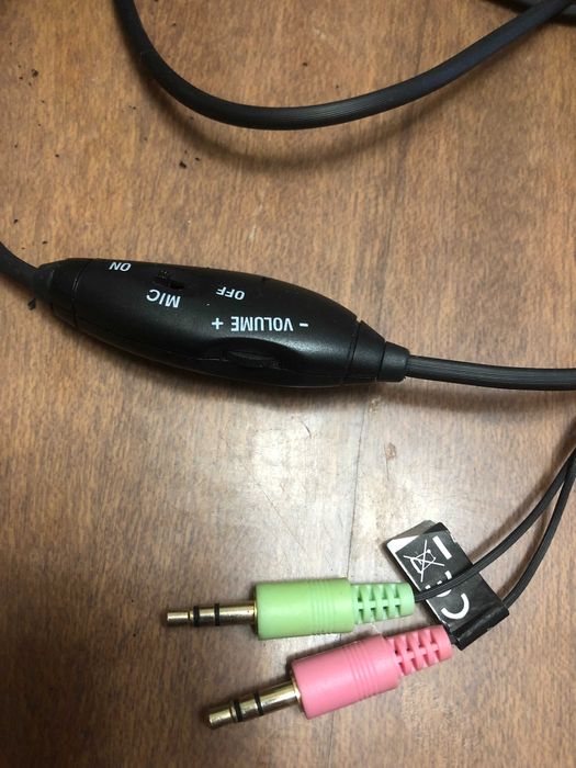 Продам гарнытуру(навушники,мікрофон) для ПК.