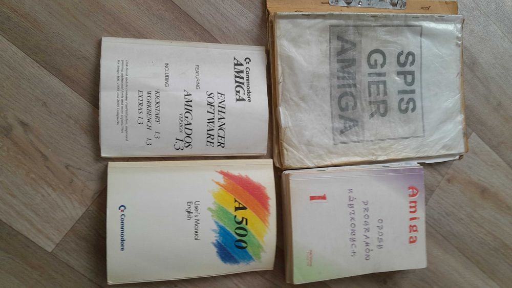 AMIGA 600 + dyskietki
