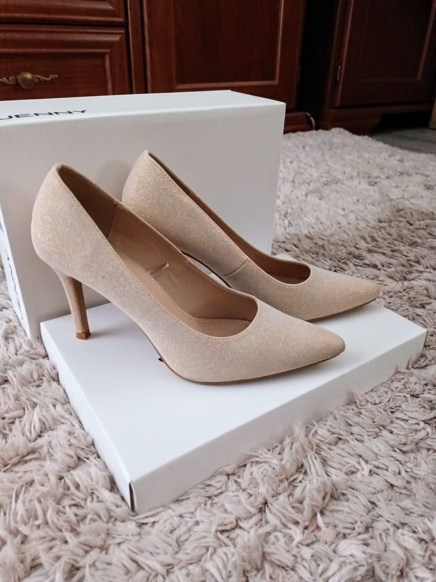 Buty eleganckie beżowe