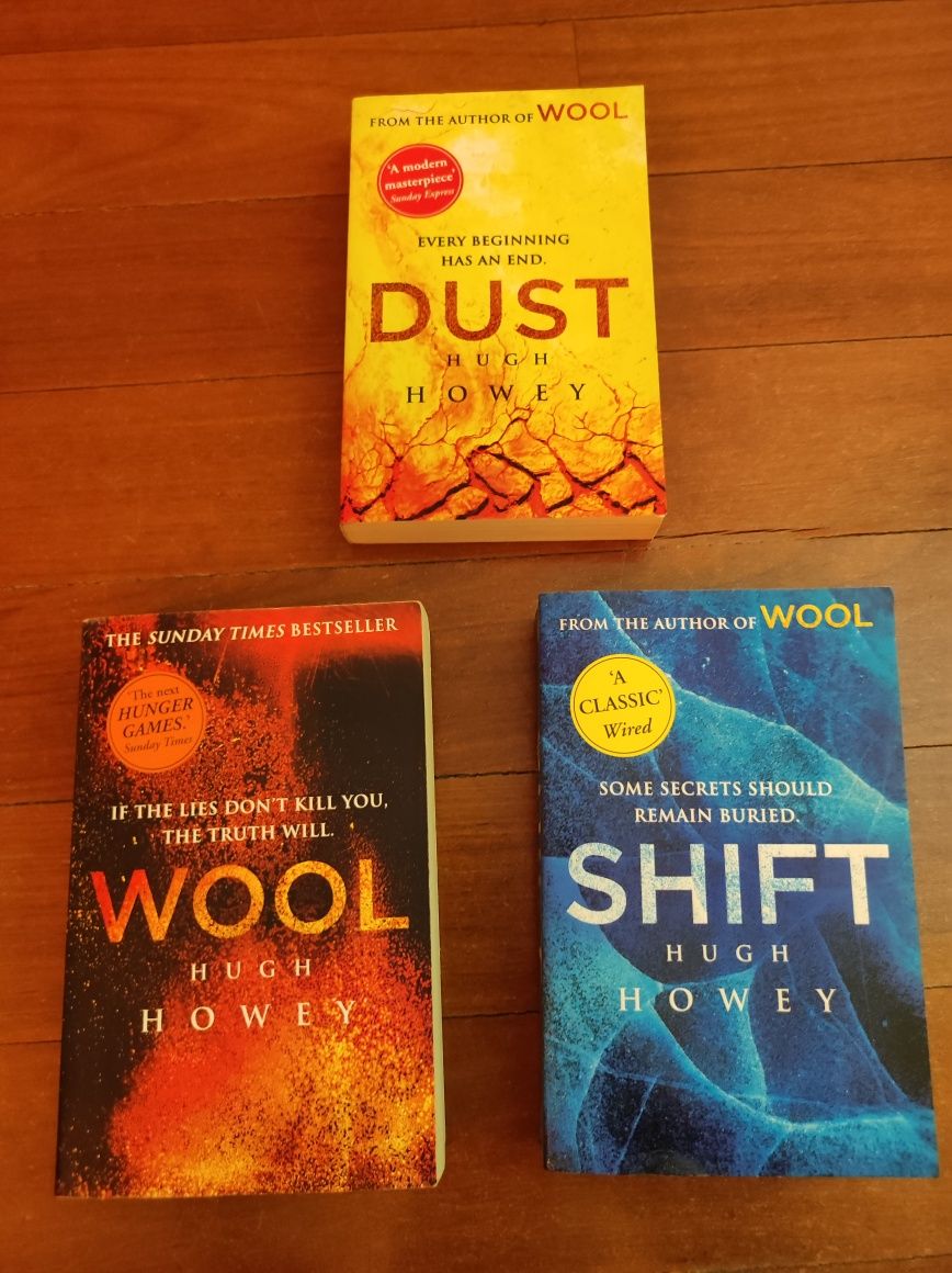 Dust, Shift e Wool de Hugh Howey. Livros em inglês