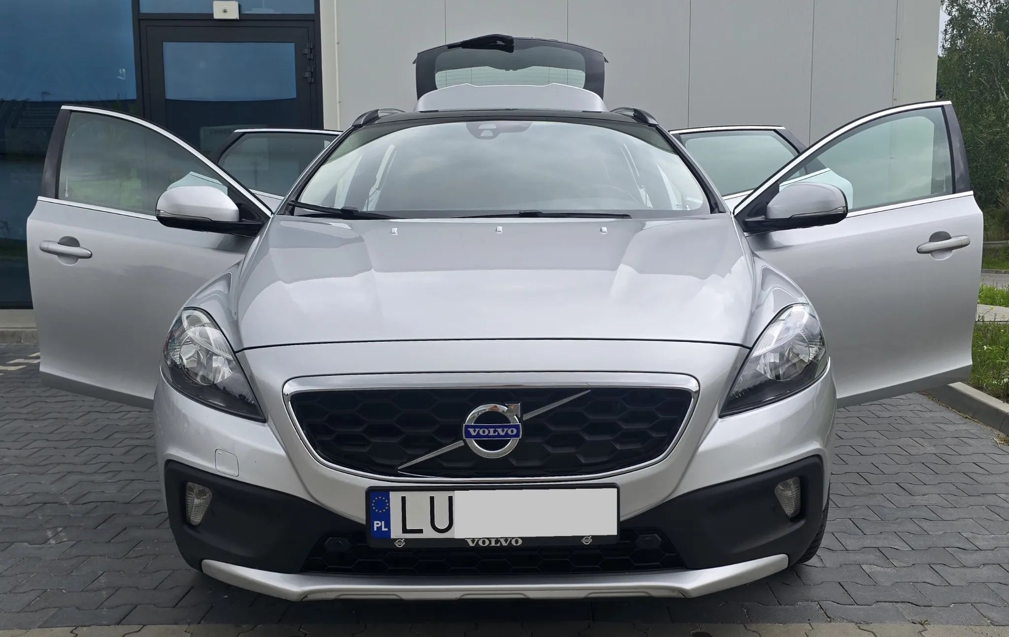 Volvo V40 Cross Country CROSS COUNTRY + Ocean Race, D2, Panorama, Skora, hak i inne