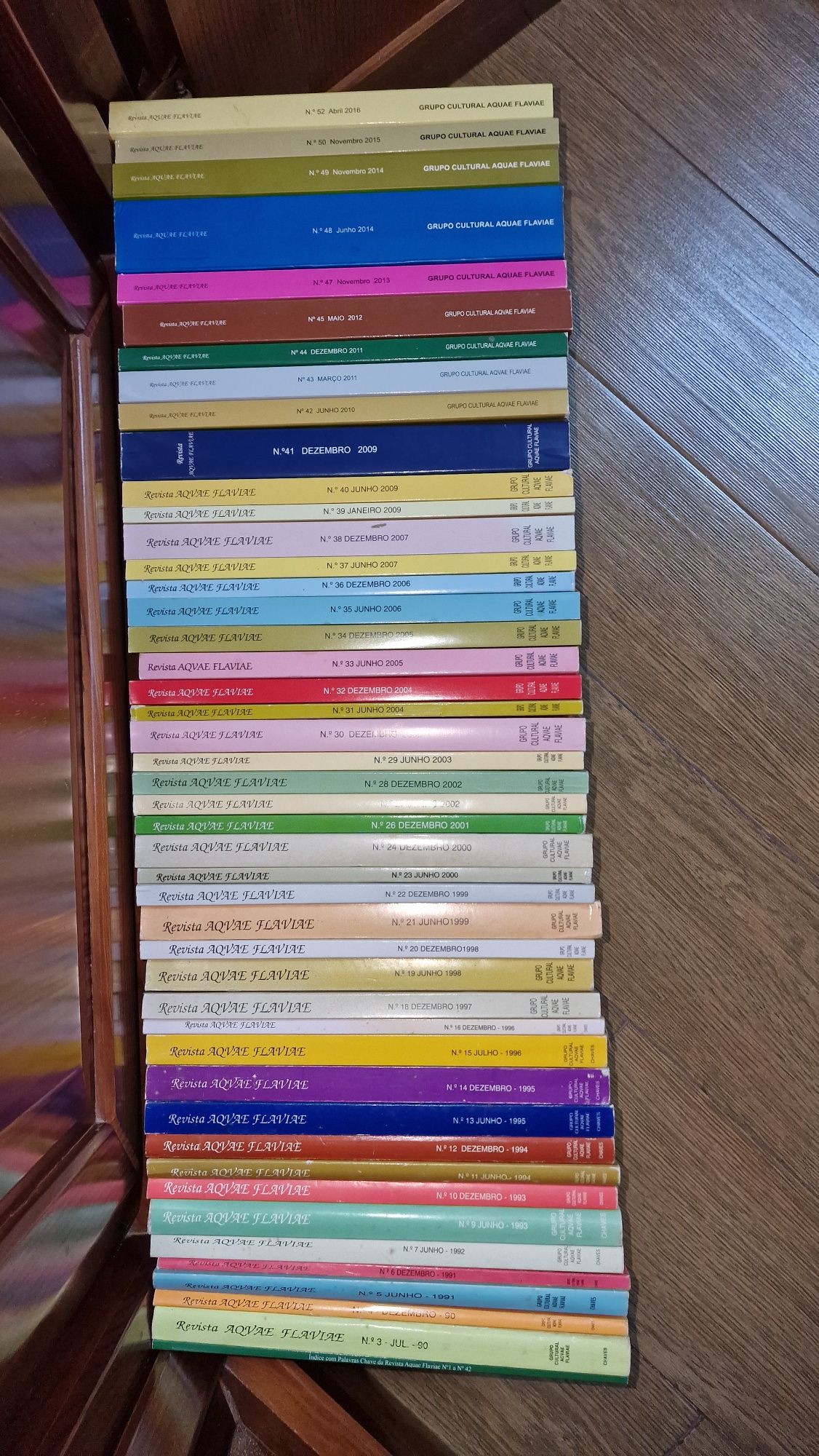 Revista Aquae Flaviar e varios livros sobre Chaves e região