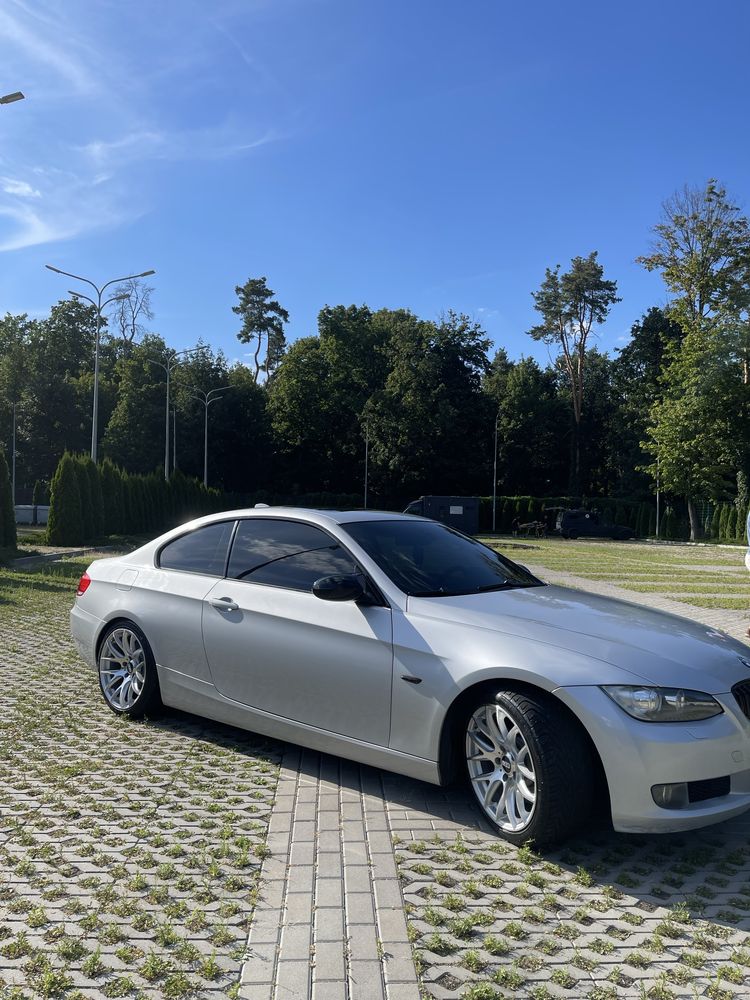 Продам БМВ е92 335і