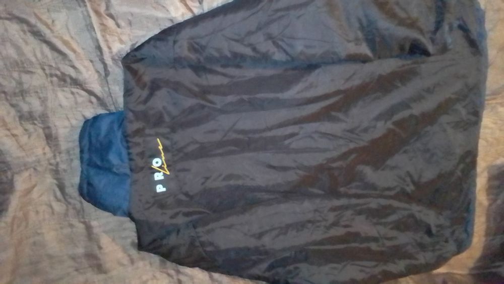 Продам куртку анорак без застібки .