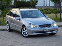 Mercedes-Benz Klasa C 320 V6 4 Matic Swiss mega stan