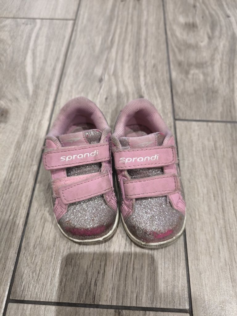 Buty dla dziewczynki