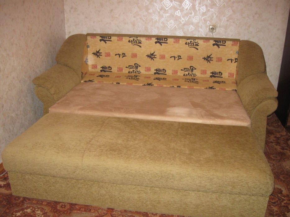 Трёхместный диван харьковской фирмы "Аббат"