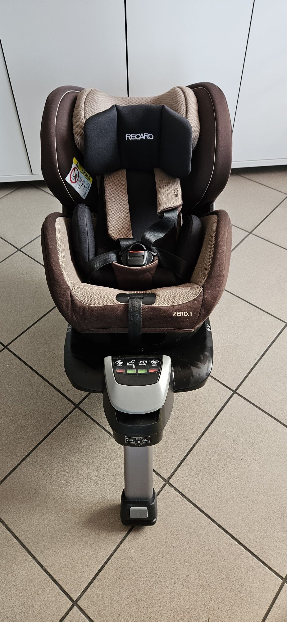 Obrotowy fotelik Recaro Zero 1 Isofix  0-18kg  Bezwypadkowy