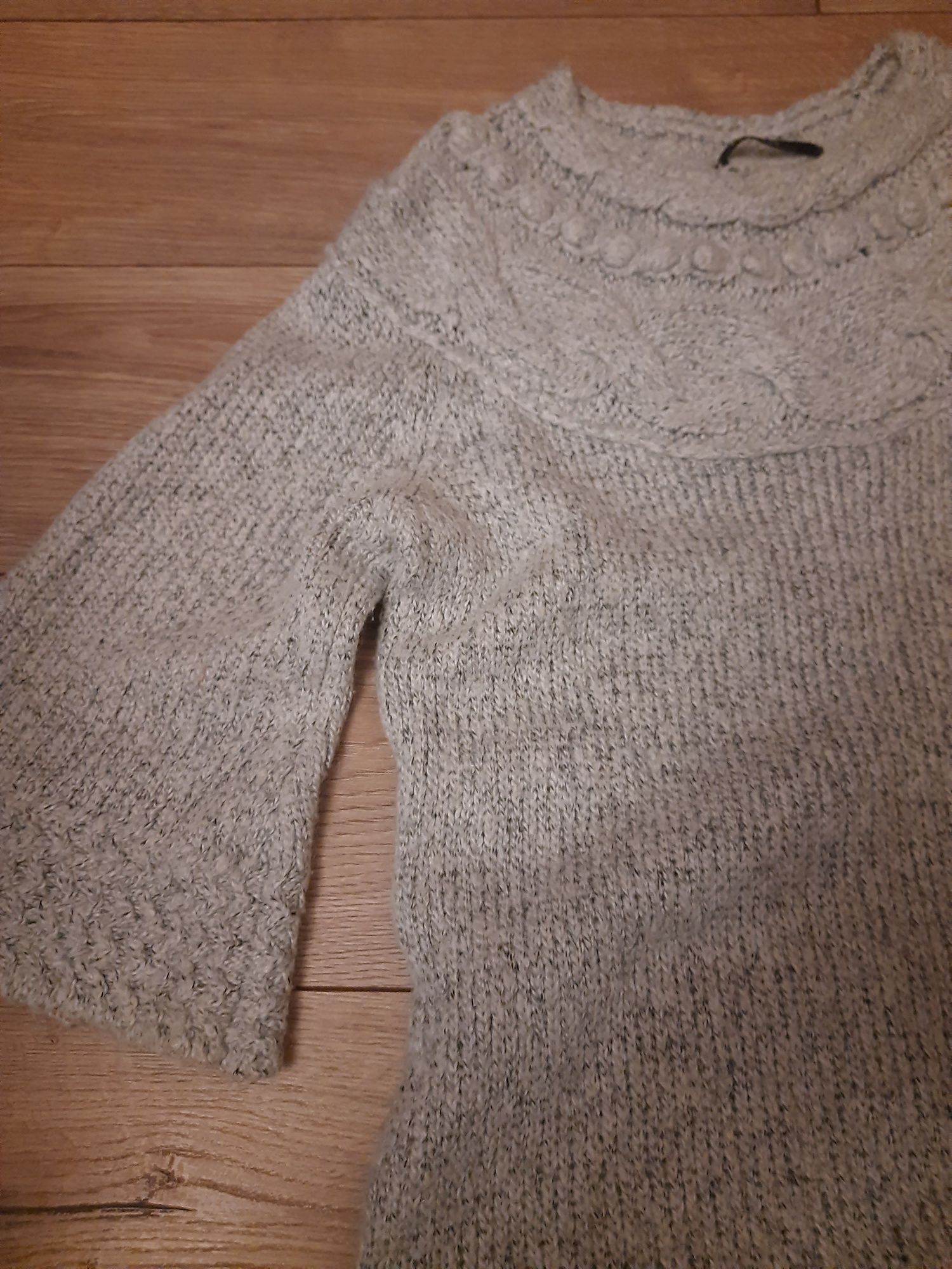 Popielaty sweterek z warkoczami 36-38