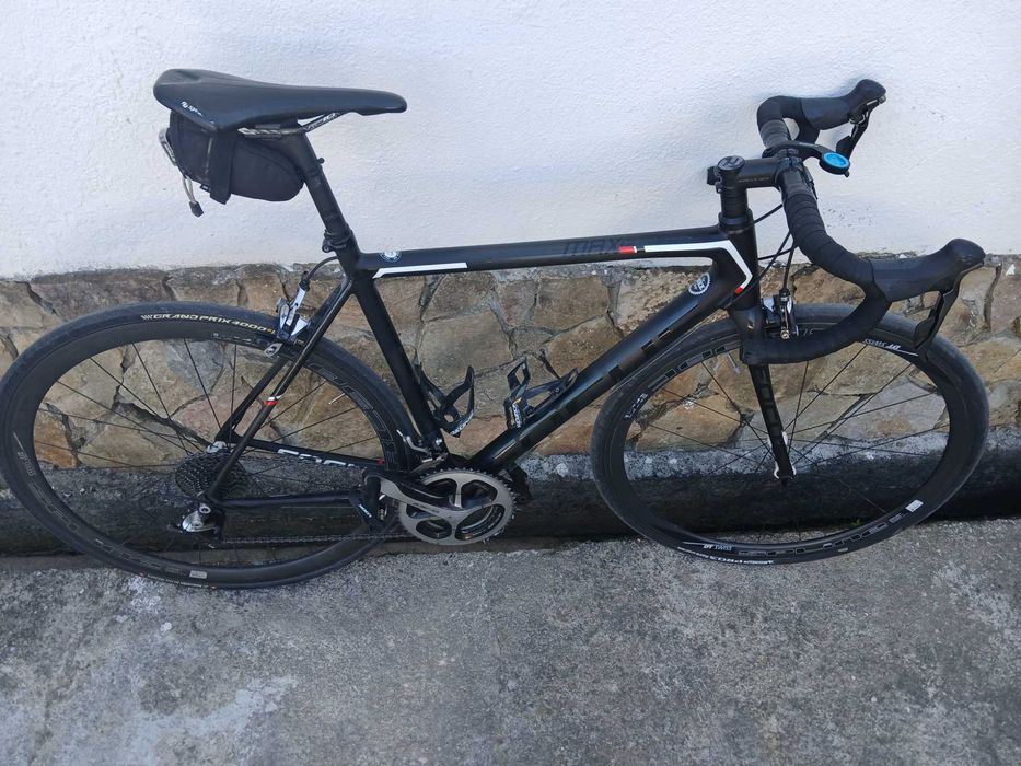 Bicicleta focus equipada toda a  dura-ace