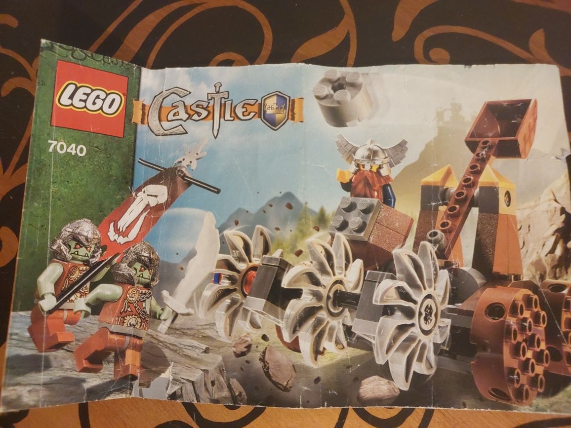 Lego Castle 7040 Dwarves' Mine Defender.