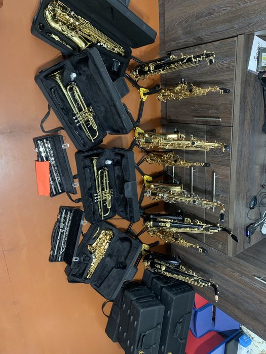 Нові Саксофони альт, тенор та сопрано, та труби Американський бренд