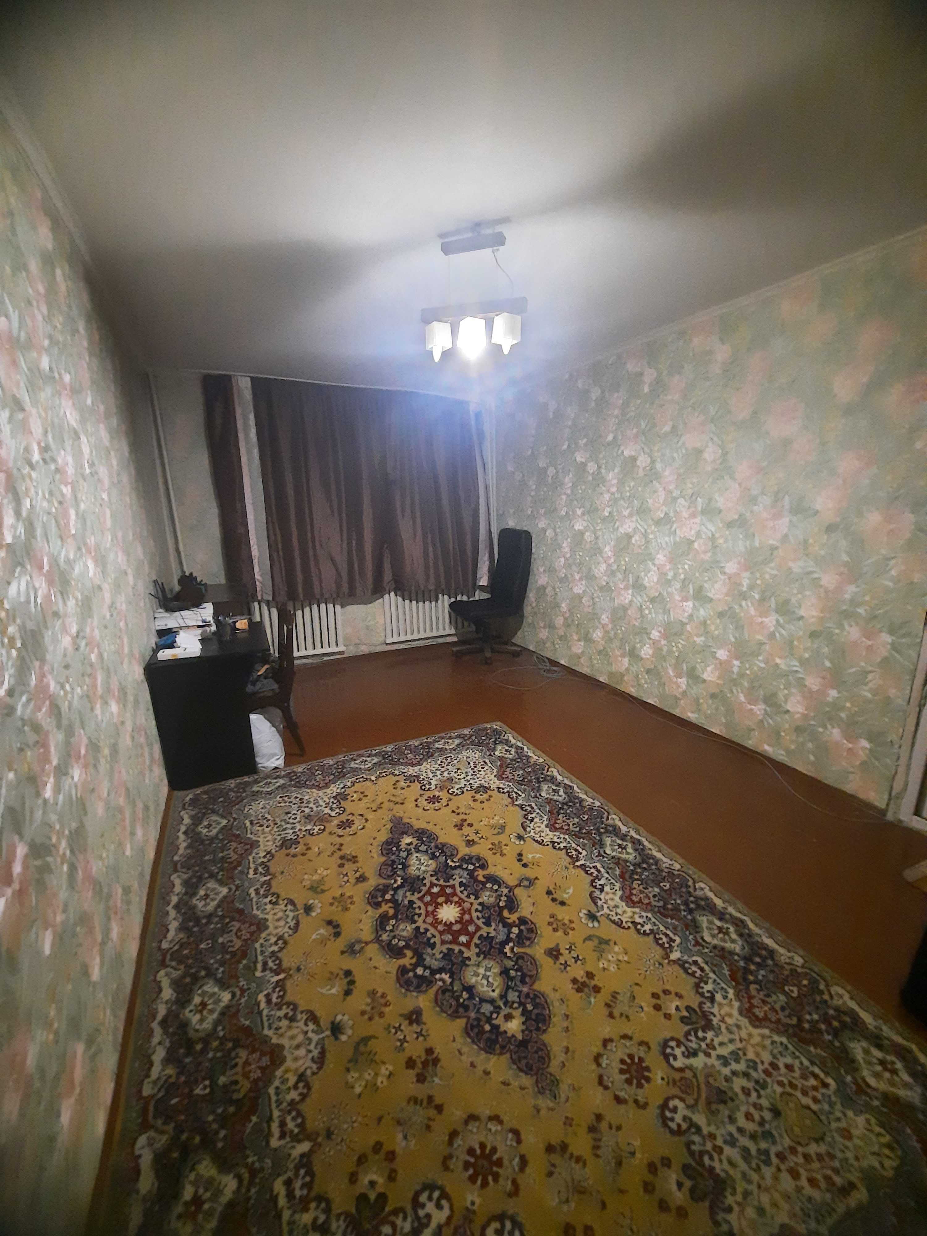 Продам 2х комнатную гостинку метро Холодная Гора