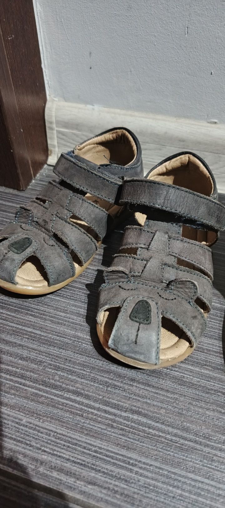 Zestaw butów 23 chłopięcych, adidasy 22 plus gratis śniegowce na 25
