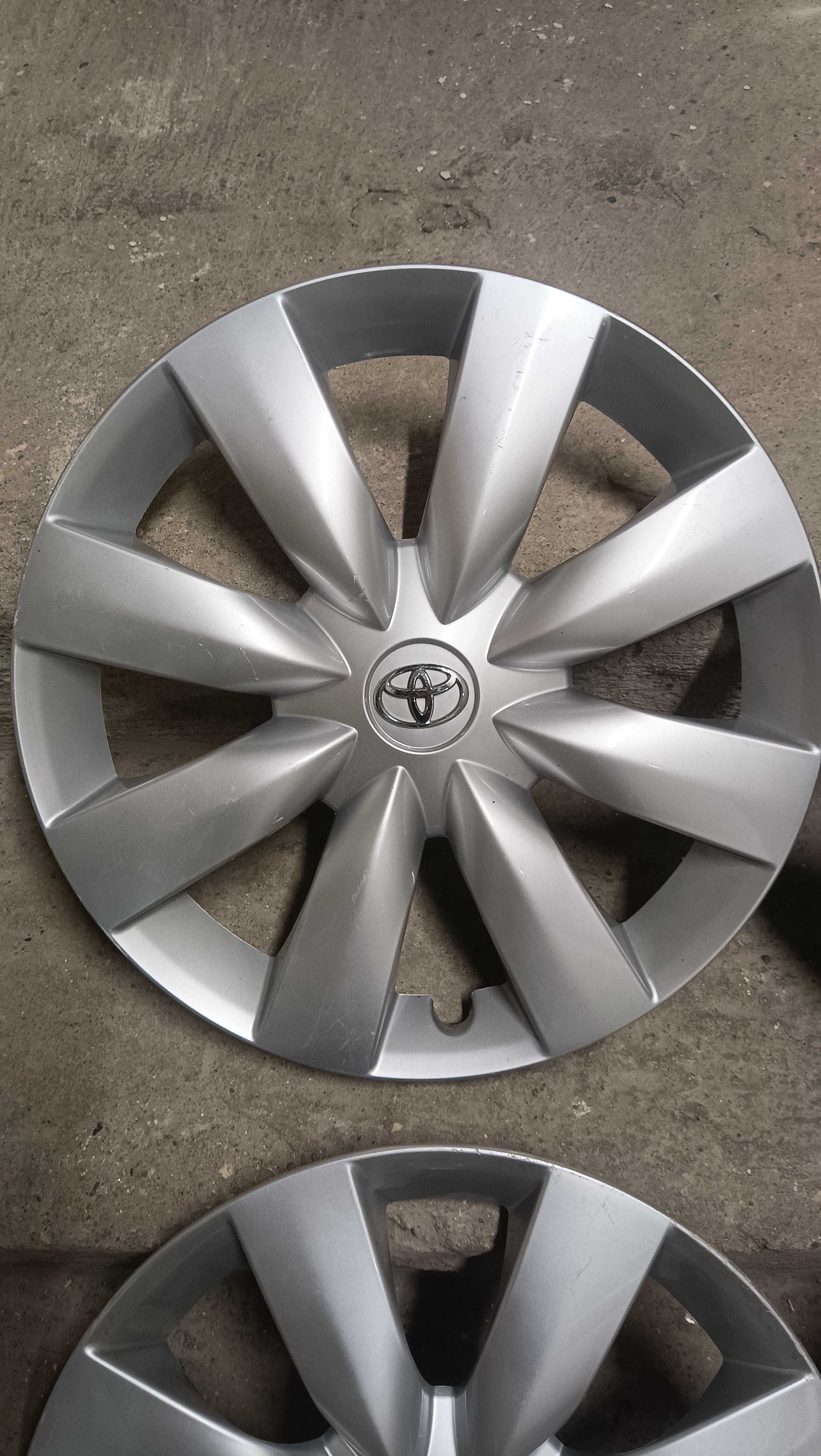 Kołpaki Toyota Avensis t25 R16 oryginalne.