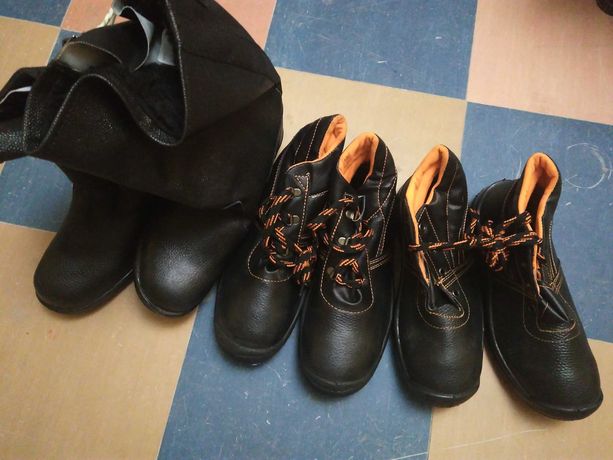 Ботинки сапоги рабочие мыло хозяйственное рукавицы