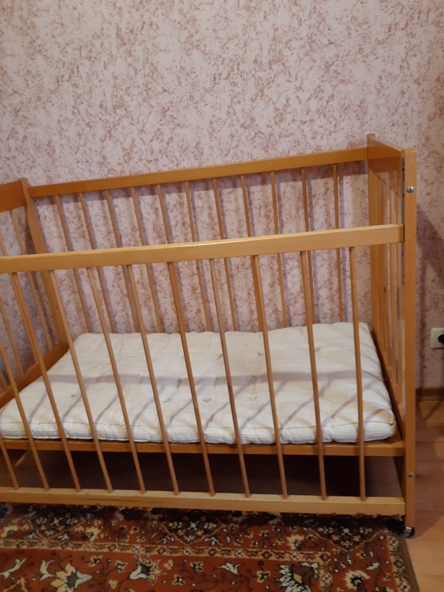 Детская кроватка с матрасиком недорого