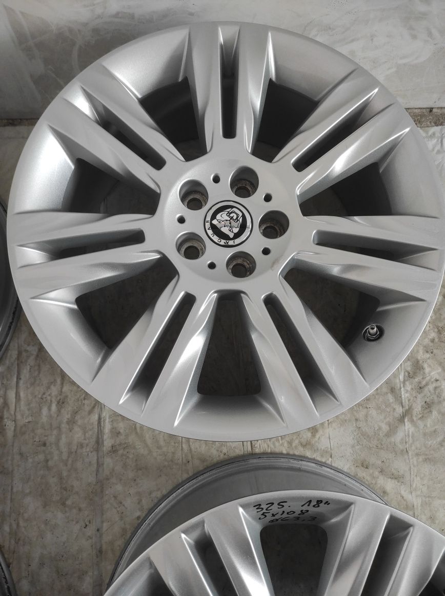 325 Felgi aluminiowe ORYGINAŁ JAGUAR R 18 5x108 otwór 63,3 czujniki