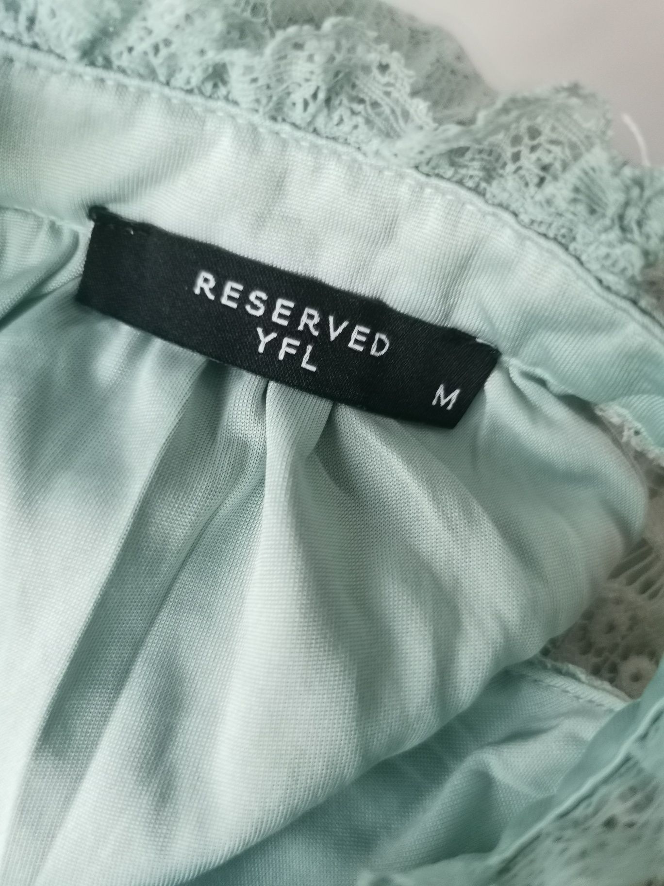Piękna błękitna sukienka, koronkowa, rozm. M, Reserved