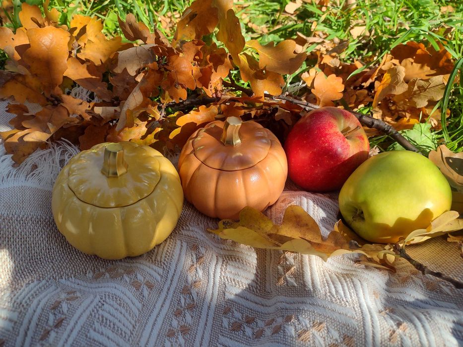 Dekoracja, aromatyczna świeca sojowa w gipsowym pojemniku handmade