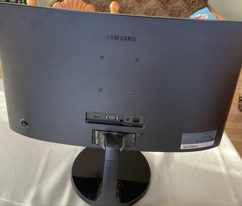 monitor Samsung LC24F390FHUXEN – 24