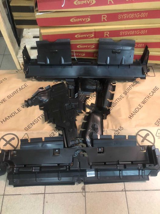 Капот Ауді Q7 4M ауді  ку7 4м капот петля петли замок