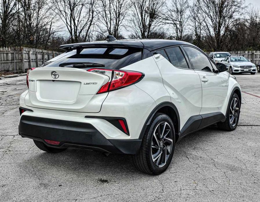 Toyota C-HR LE      2020