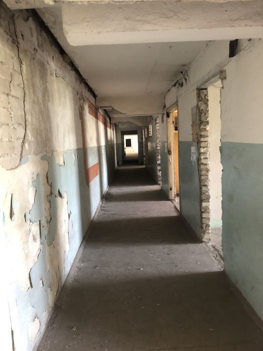 Продам будівлю. Ударників. Автосалони