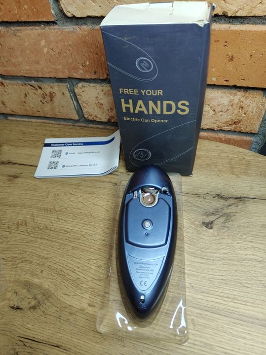 Elektryczny otwieracz do puszek niebieski