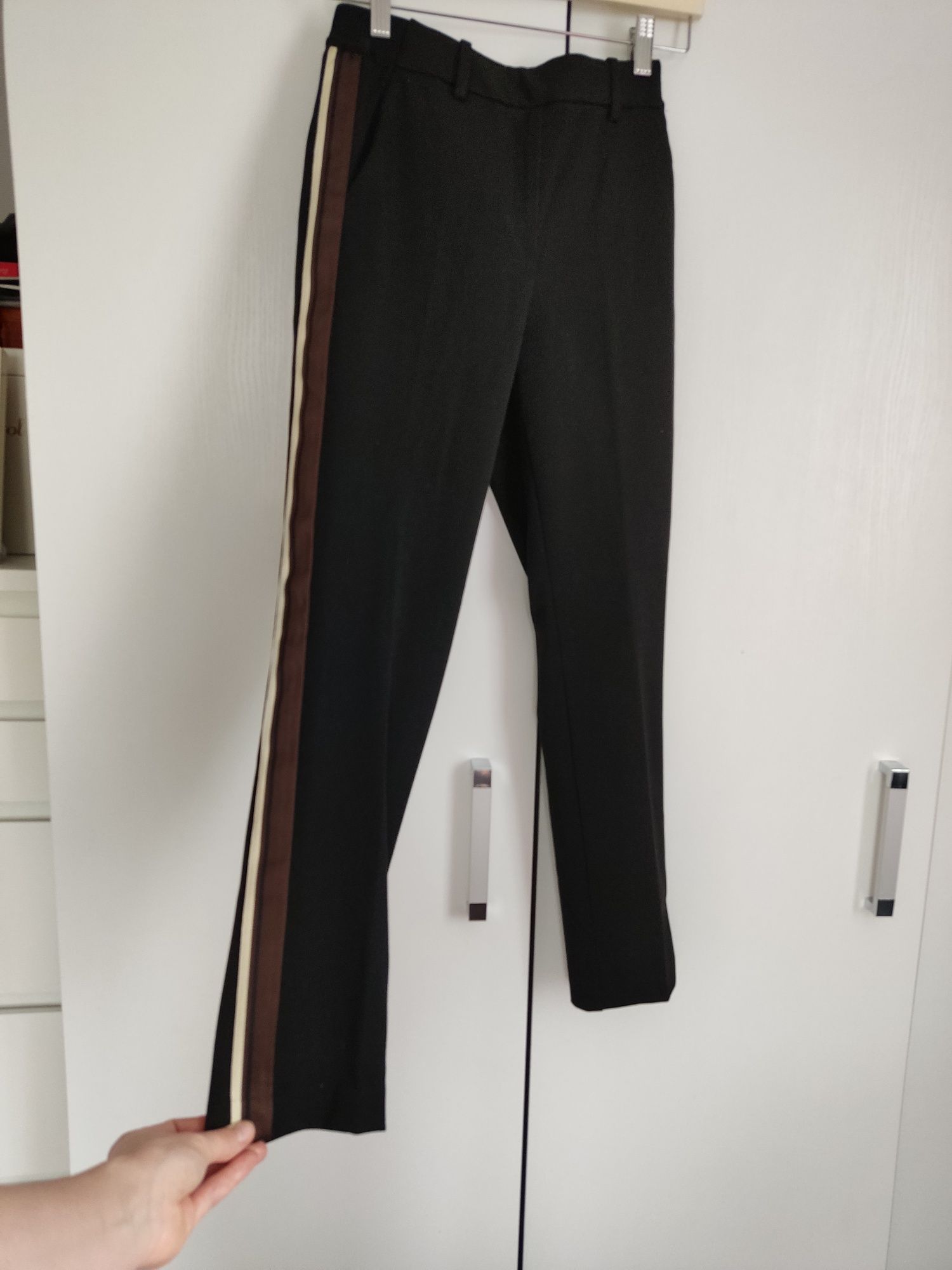 Czarne spodnie cygaretki z lampasem h&m 34 nowe