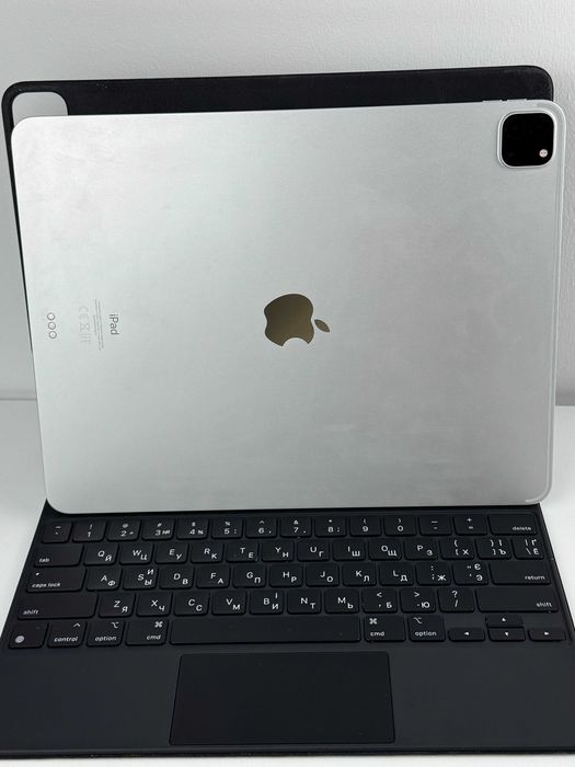 iPad Pro 12.9" (5th generation, 2021, M1 chip) – 256 GB64354156383107124