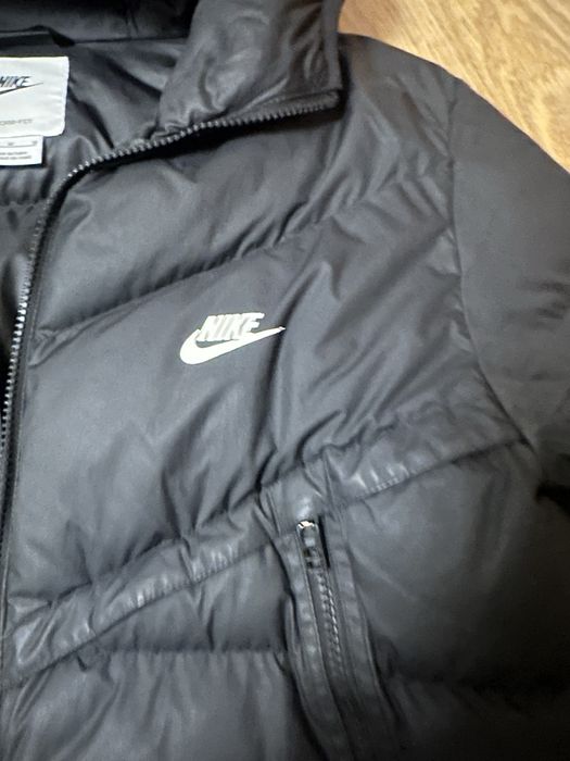Куртка найк розмір M