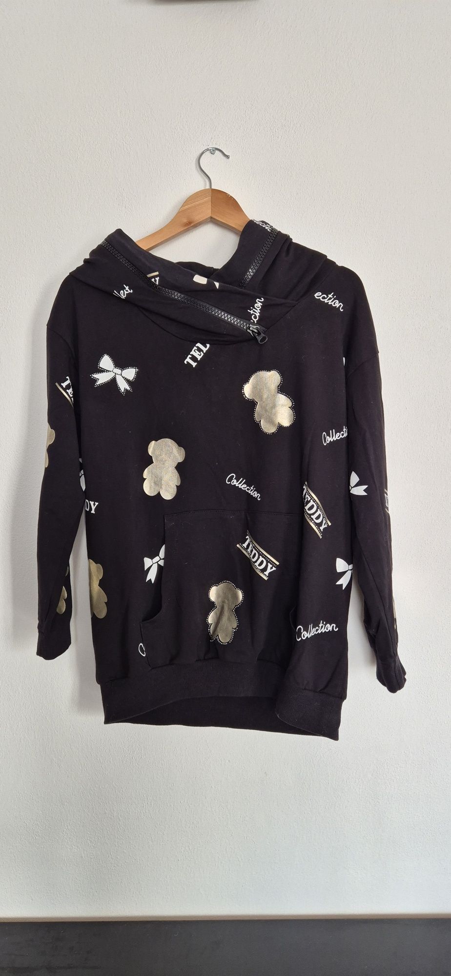 Czarna bluza damska z kapturem oversize