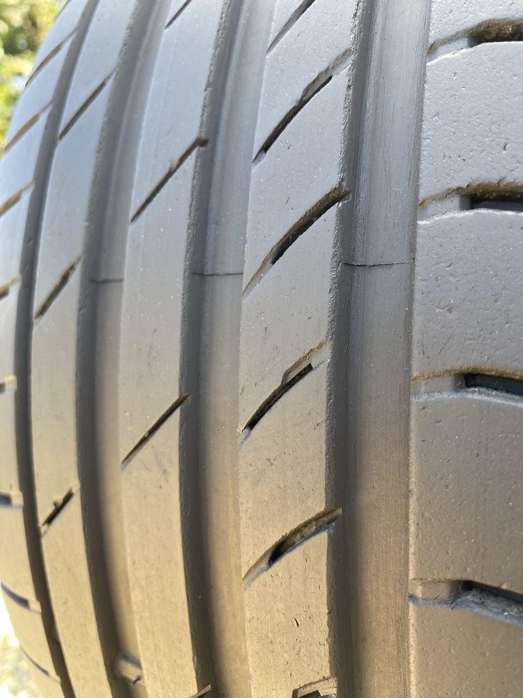 225/45/18 XL Sprzedam pare opon Kumho