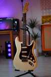 Fender Elite Olympic Pearl Stratocaster (2017) + Case