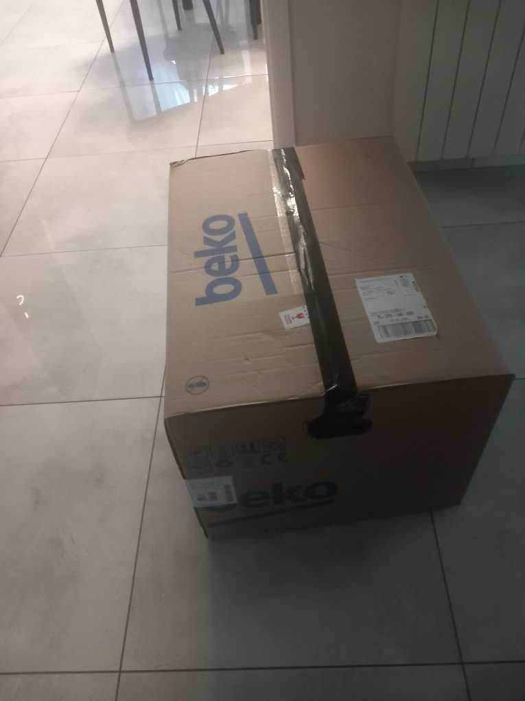 Okap BEKO HCA63420B Czarny 405m3/h 68dB klasa C Oświetlenie LED