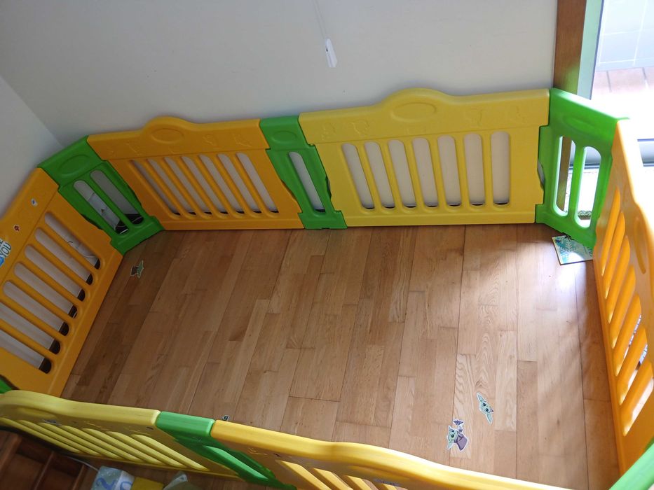 Quadrado crianca verde e amarelo