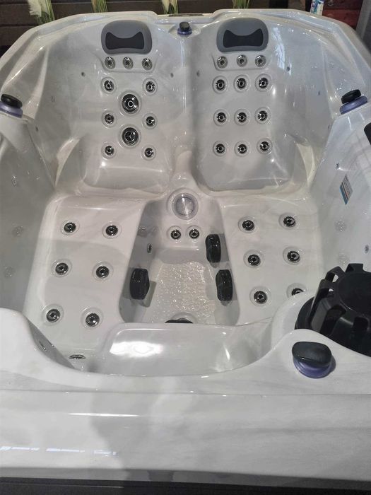 Wanna Spa z hydromasażem, jacuzzi