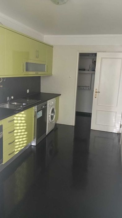 T2 com elevador e 2 casas de banho