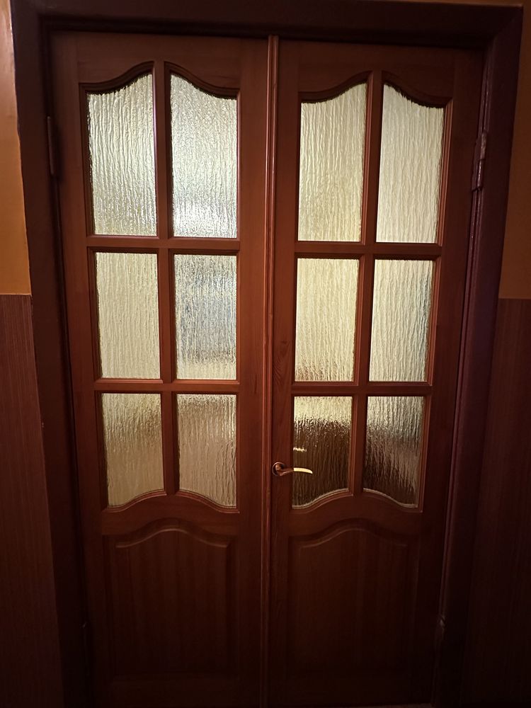Двери деревянные в гостинную  дверное полотно